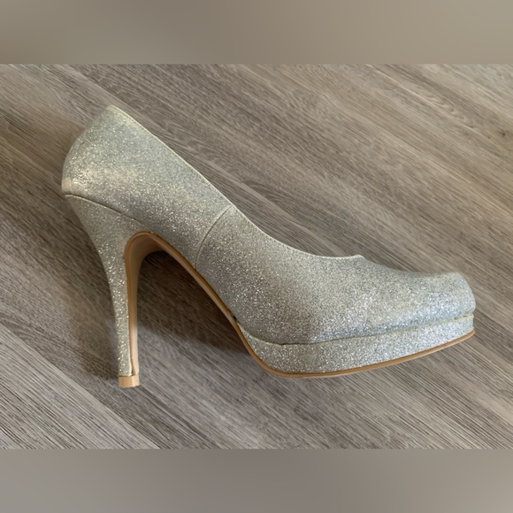 Silver sparkle heels - Picture 4 of 12